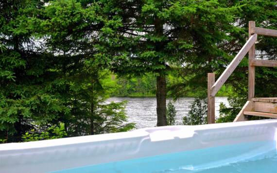 Private hot tubs cottage to rent for 2 Le Detente Domaine McCormick