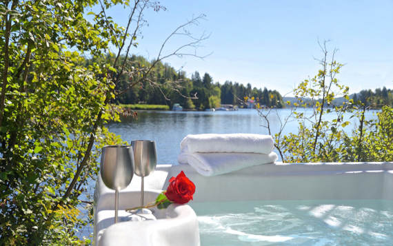 Private jacuzzi cottage to rent for two or four persons Laurentides