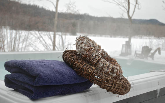 Hot tubs cottage to rent Le Bellevue Mauricie Chalets Booking