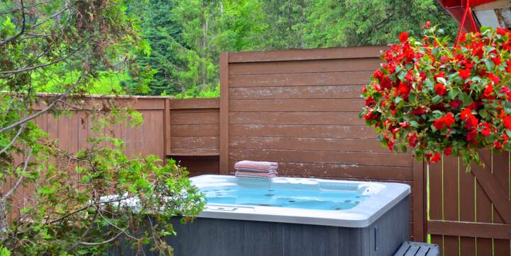 Private hot tubs cottage to rent 4 seasons full equiped for 2 Lafontaine Mauricie